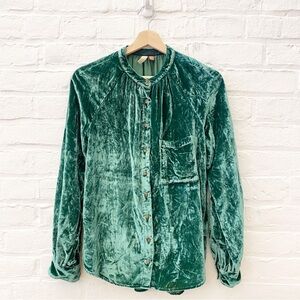 Anthropologie || Pilcro Puff-Sleeved Crushed Velvet Buttondown Emerald Green S